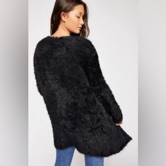 29. NWOT Free People Faux Fur Cardigan - Picture 4 of 5